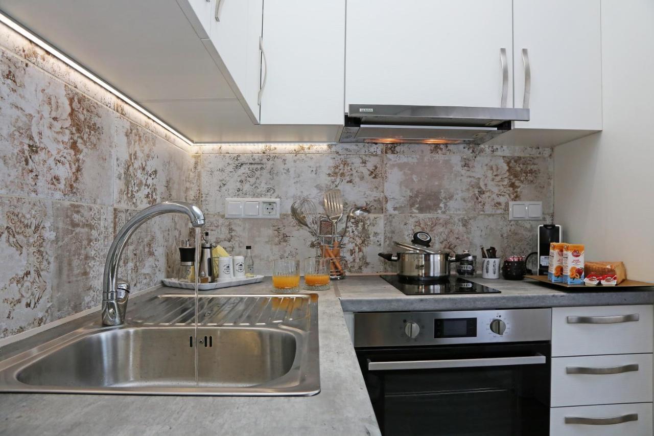 Under The Aqueduct Boutique House Apartment Кавала Екстериор снимка